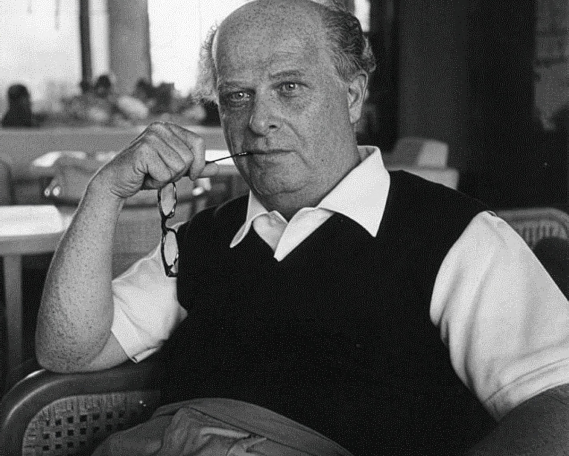 Adriano_Olivetti_1957-Wikimedia-Commons