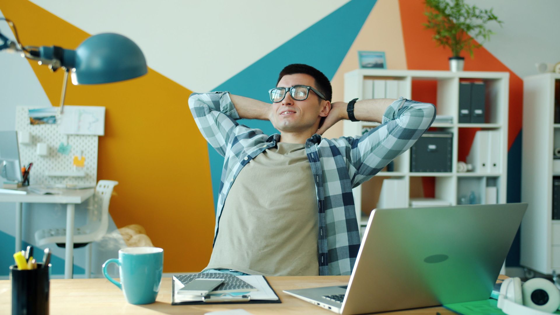 ergonomia e lavoro pexels-silverkblack-39219391